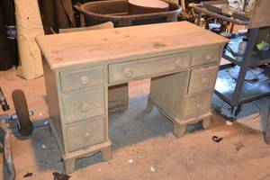 lot 416 image: Vintage Solid Oak Vanity by Davis Cabinet Company