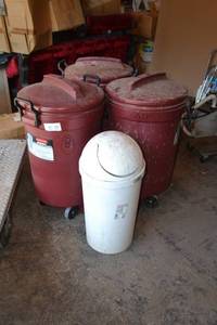 lot 419 image: (4) Garbage Cans
