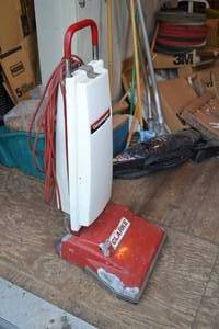 lot 42 image: Clarke Carpetmaster Model 576A Commercial Vacuum Cleaner