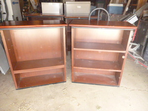 lot 20 image: 2 Wood Bookshelves