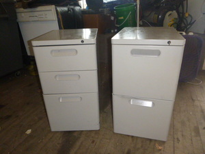 lot 22 image: 2 File Cabinets