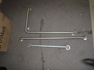 lot 25 image: 3 Handicap Rails