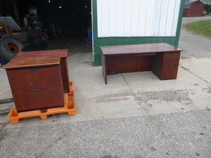 lot 30 image: Wood Desk and 2 File Cabinets