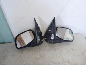 lot 55 image: Side Mirrors off an 02 Ford Explorer