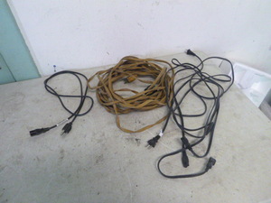 lot 61 image: 2 Extension Cords