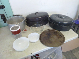 lot 69 image: Kitchen Items