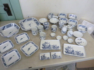 lot 70 image: Japanese Style Dishes