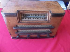 Vintage Silvertone Radio Vacuum Tube Power.
