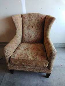 lot 11 image: Upholstered Accent Chair