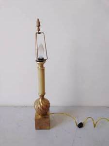 lot 43 image: Gold Tabletop Lamp
