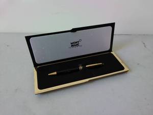lot 45 image: Mont Blanc Pen in Case