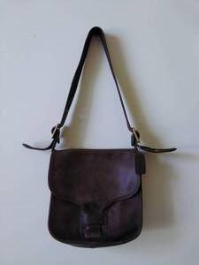lot 48 image: Vintage Leather Coach Purse