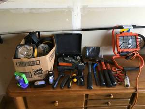 lot 111 image: Lot of Tools