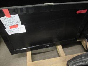 lot 185 image: 26 inch RCA Tv w DVD small line on...