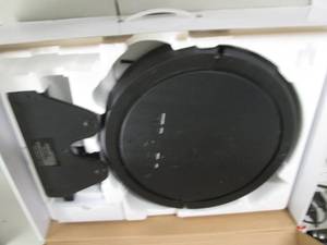 lot 233 image: Alcove Robotic Vacuum open box, use...