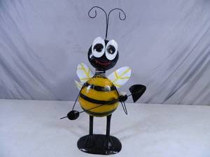 New Handmade Recycled Metal Garden Art Large Bee