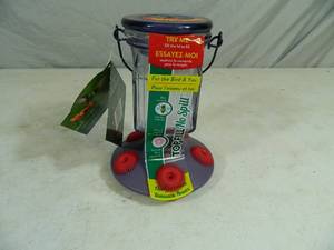 New Perky Pet Top Fill No Spill Hummingbird Feeder