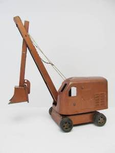 lot 206 image: Old Vintage STRUCTO Pressed Steel Excavating Crane