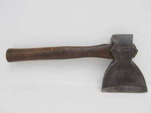 lot 55 image: Antique TRUE TEMPER Flint Edge Hatchet