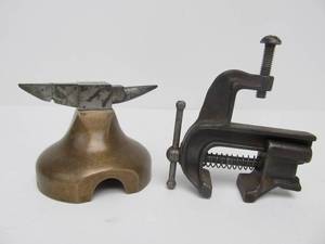 lot 92 image: Antique JewelersWatchmakers Vise & Anvil