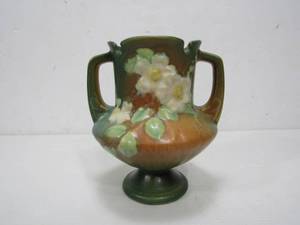 lot 259 image: Roseville U.S.A. Pottery White Rose Trophy Vase