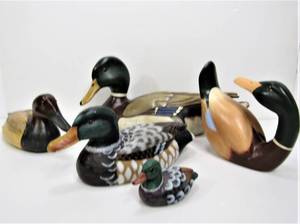 lot 185 image: Lot of Assorted Duck Statues Decoys etc