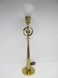 lot 148 image: Nice Mid Century Solid Brass Tall Sculptural Table Lamp