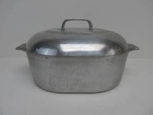 lot 152 image: Nice Vintage WAGNERWARE Magnalite Roaster
