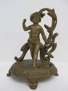 lot 153 image: Antique Brass Figural Cherub Ring Holder Sculpture