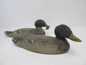 lot 166 image: Pair of Vintage 1940s Carved & Painted Wood Duck Decoys