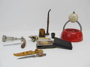 lot 170 image: Group of Vintage Small Collectibles etc.