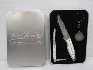 lot 19 image: WINCHESTER 200th Anniversary Pocket Knife Set