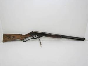 lot 24 image: Excellent Vintage DAISY Carbine No. 11 Model 40 BB Gun