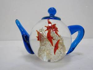 lot 262 image: Hand Blown Art Glass Teapot Paperweight wFish 