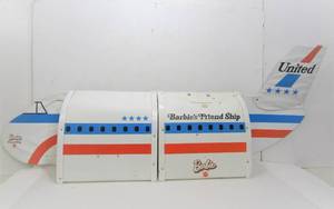 lot 272 image: Vintage 1970s BARBIE Friend-Ship United Airlines Airplane Playset