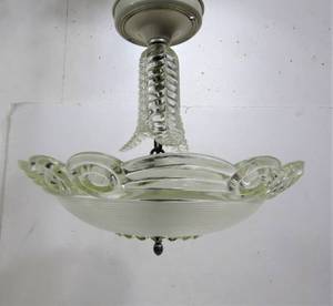 lot 292 image: Vintage 1940s Glass Light Fixture
