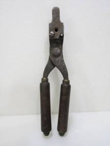 lot 294 image: Antique 1880s Winchester Repeating Arms Company Bullet Mold Tool