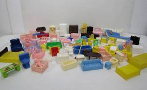 lot 300 image: Large Lot of Vintage Toy Doll Furniture