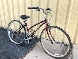 lot 284 image: Womens GT Windstream Bicycle