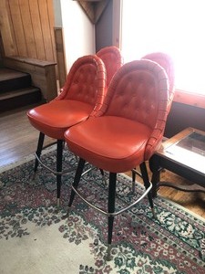 lot 312 image: Set of 4 Retro Mid Century Tall Chairs  Barstools