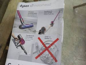 lot 179 image: Dyson V7 powers on...