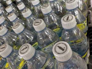 lot 207 image: Case of 24 Dasani Natural Lemon Fla...