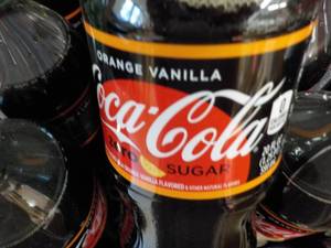 lot 223 image: Case of 24 - 20 oz Bottles Orange V...