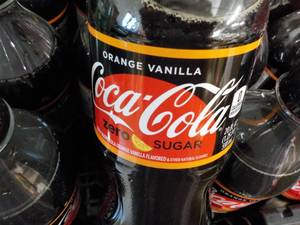 lot 225 image: Case of 24 - 20 oz Bottles Orange V...