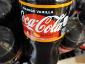 lot 226 image: Case of 24 - 20 oz Bottles Orange V...