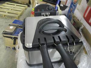 lot 123 image: Chefs Mark 16 cup Deep Fryer with a...
