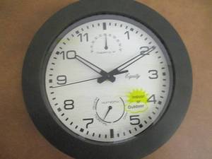 lot 3 image: LA Crosse Equity Quartz Wall Clock ...