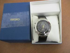 lot 21 image: Seiko Mens Solar Chronograph Watch...