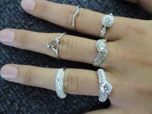 lot 27 image: 6 Sterling Silver Rings...