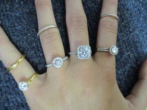 lot 29 image: 7 Rings...
